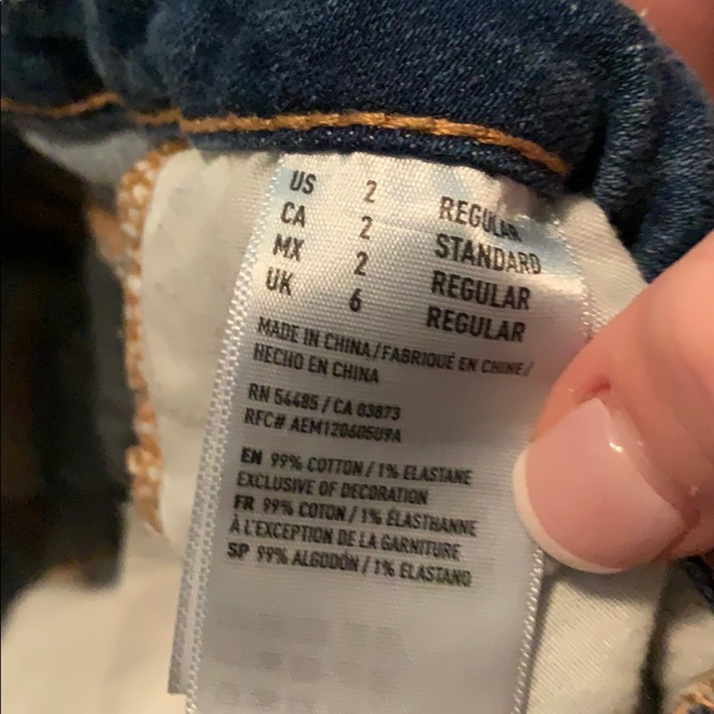 AMERICAN EAGLE RIPPED JEANS - Picture 5 of 5